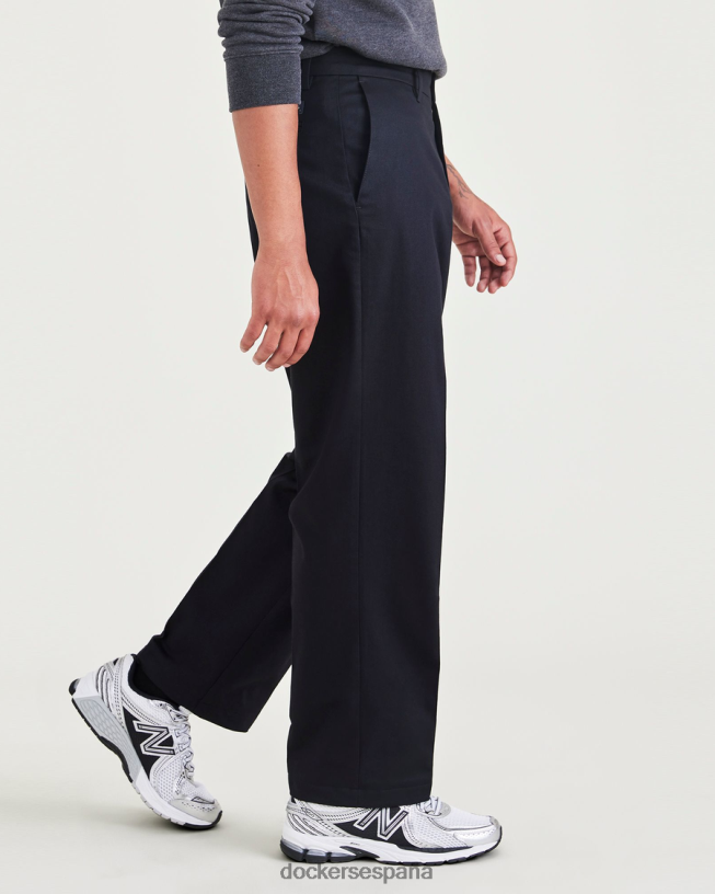 Caquis característicos sin plancha, ajuste relajado con protector de manchas. hombres Dockers hermoso negro ropa 8F0406233